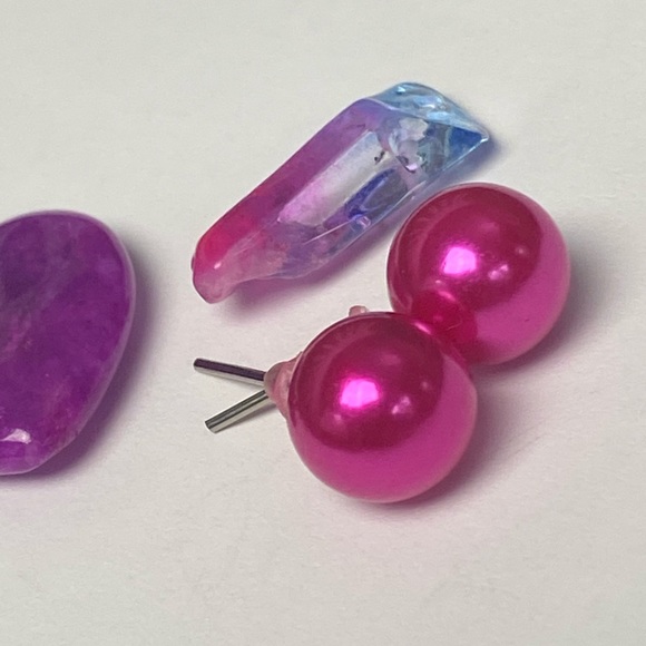 ๐Sale ๐2 for $10 NWOT prettiest pink bright metallic round ball post earrings - Picture 2 of 5